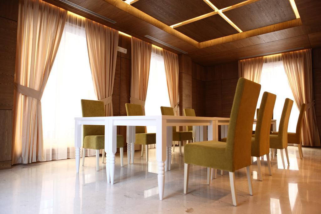 Prestige Hotel Tirana Exterior foto